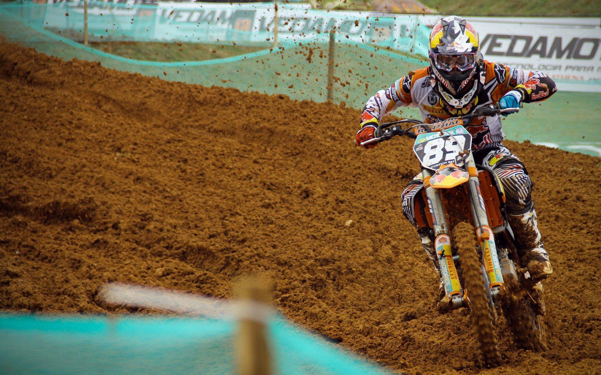 马雷斯卡呼吁理性看待新星,将埃斯特旺、亚马尔与梅西C罗相比,是年轻一代难以承受之重