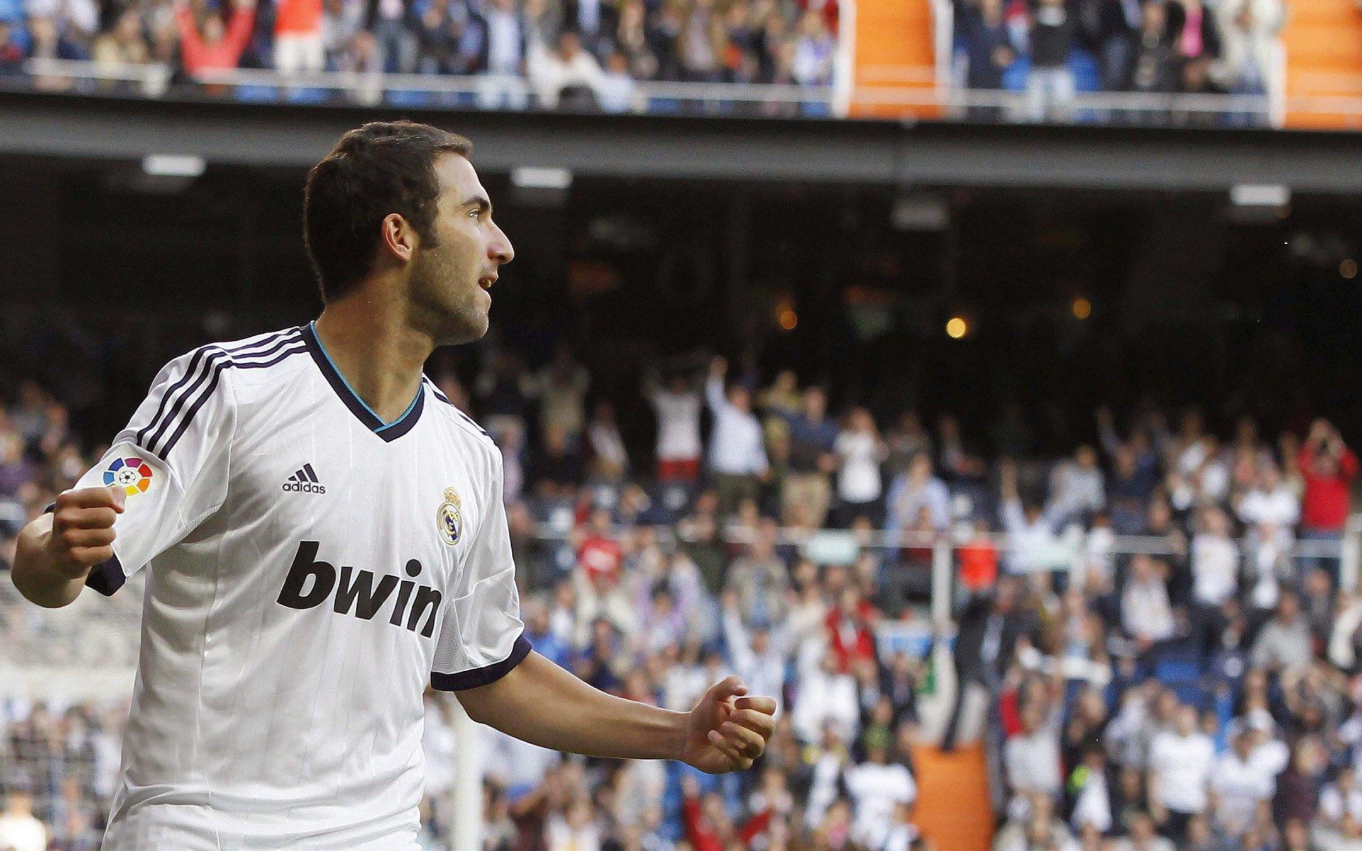 木鱼速评,蓝黑军团奏捷欧陆,双线连胜献礼双节